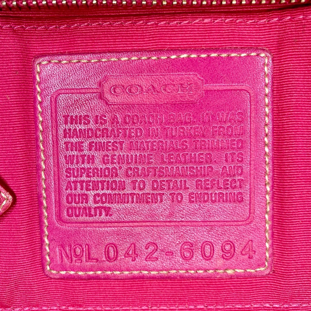 SOLD ๐ Vintage Y2K Barbie Coach Demi Purse in Pink ๐ - Picture 6 of 10